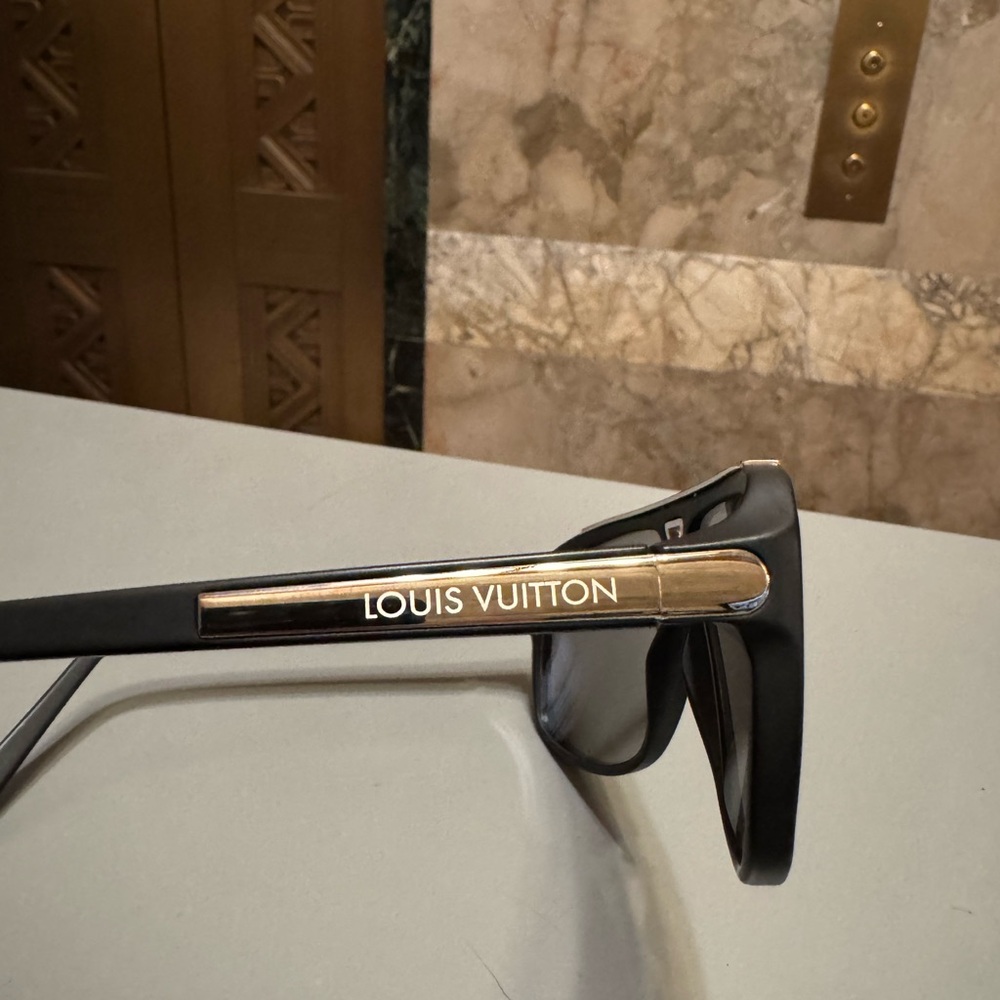 Louis Vuitton sunglasses z0843w931 - Picture 5 of 12